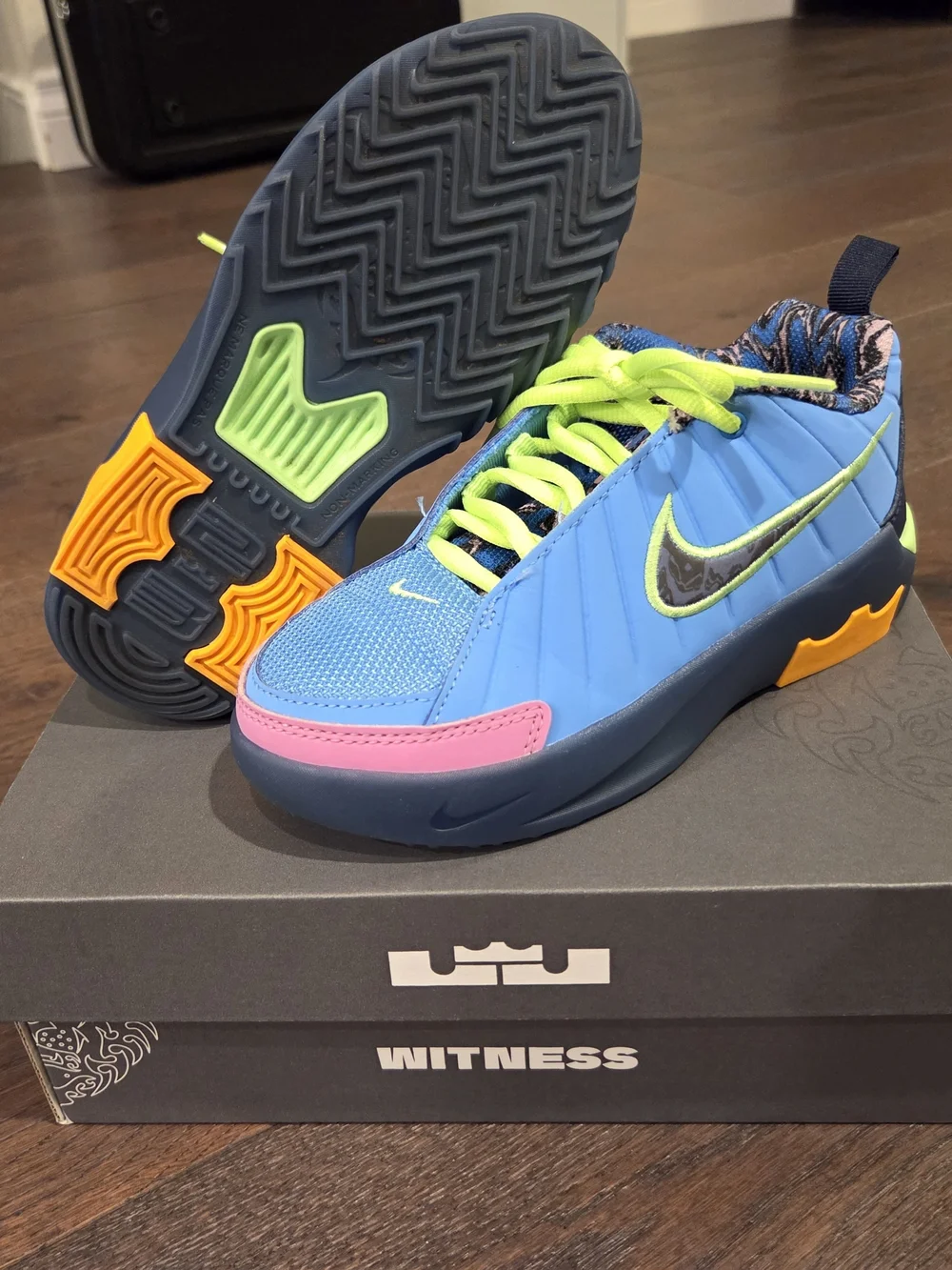 Nike LeBron Witness 9 SE size 13c